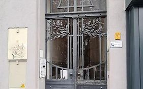 Yolo Handelskai Studio